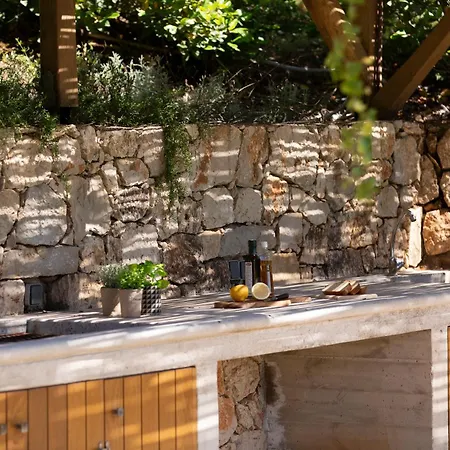 Villa Mirtes With Breathtaking Sea View,close To Porto Katsiki And Egremni Pondi