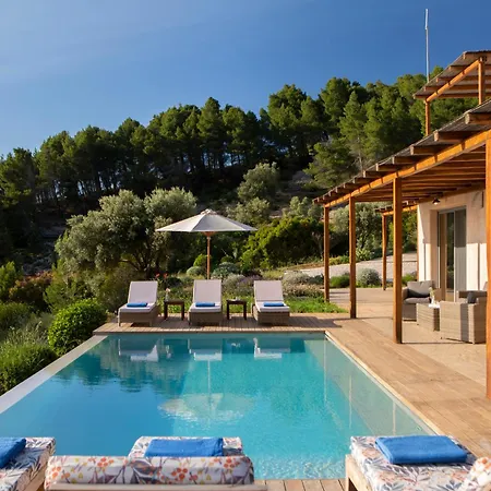 Villa Mirtes With Breathtaking Sea View,close To Porto Katsiki And Egremni *