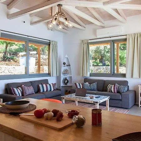 Villa Mirtes With Breathtaking Sea View,close To Porto Katsiki And Egremni Pondi