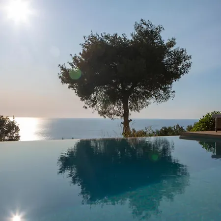 Villa Mirtes With Breathtaking Sea View,close To Porto Katsiki And Egremni *
