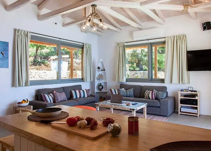 Villa Mirtes With Breathtaking Sea View,close To Porto Katsiki And Egremni Pondi