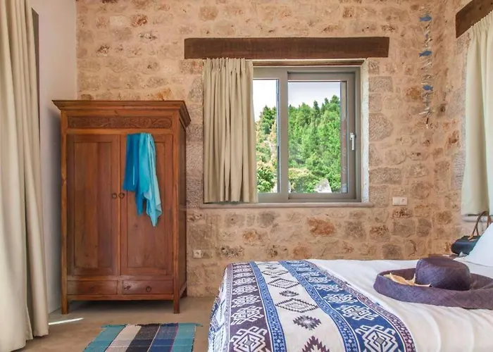 Mirtes With Breathtaking Sea View,close To Porto Katsiki And Egremni