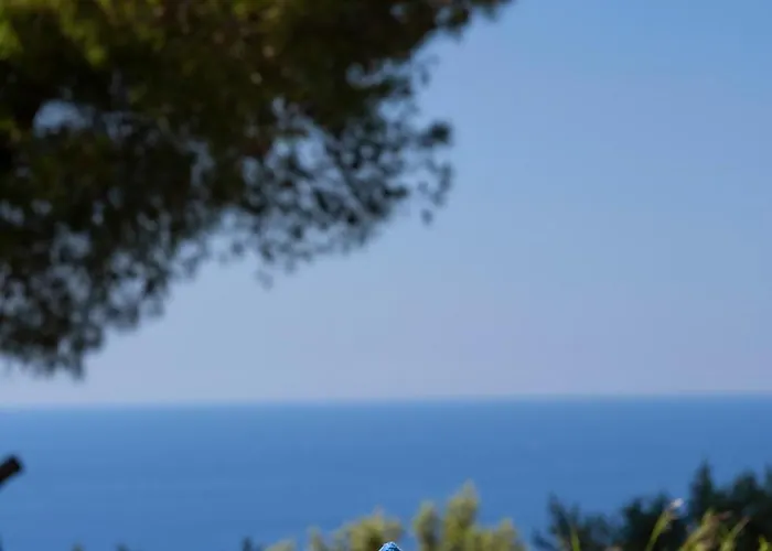 Mirtes With Breathtaking Sea View,close To Porto Katsiki And Egremni Pondi