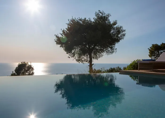 Villa Mirtes With Breathtaking Sea View,close To Porto Katsiki And Egremni *