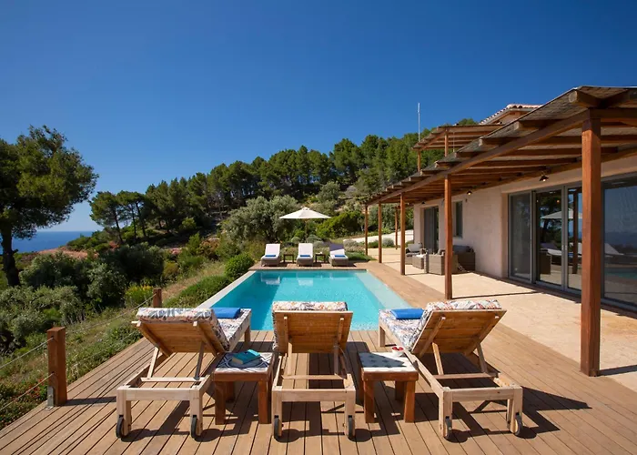 Mirtes With Breathtaking Sea View,close To Porto Katsiki And Egremni Pondi