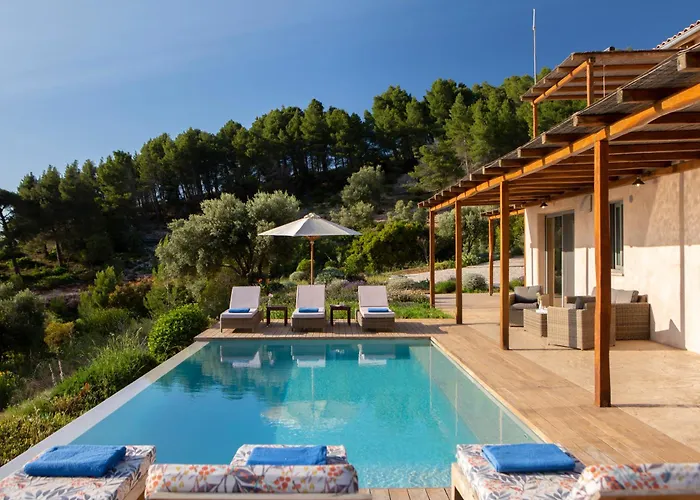Villa Mirtes With Breathtaking Sea View,close To Porto Katsiki And Egremni *